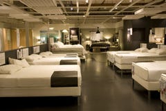Het bedopslag van de meubilairmatras royalty-vrije stock foto Het bedopslag van de meubilairmatras royalty-vrije stock foto