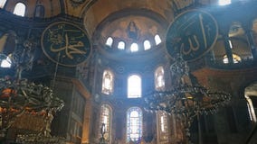 Het binnenland van Hagiasophia in Istanboel Turkije - architectuurachtergrond stock foto Het binnenland van Hagiasophia in Istanboel Turkije - architectuurachtergrond stock foto