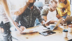 Het Concept van de de Brainstormingsvergadering van het startdiversiteitsgroepswerk Rapportdocument het bedrijfs van Team Coworke stock afbeelding Het Concept van de de Brainstormingsvergadering van het startdiversiteitsgroepswerk Rapportdocument het bedrijfs van Team Coworke stock afbeelding