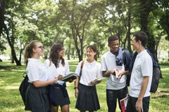 Het Concept van het de Vriendengeluk van diversiteitsstudenten royalty-vrije stock afbeelding Het Concept van het de Vriendengeluk van diversiteitsstudenten royalty-vrije stock afbeelding