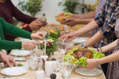 Het diner van de familie stock afbeelding Het diner van de familie stock afbeelding