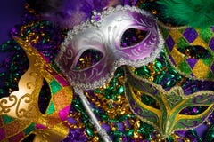Het geassorteerde masker van Mardi Gras of Carnivale-op een purpere achtergrond royalty-vrije stock fotografie Het geassorteerde masker van Mardi Gras of Carnivale-op een purpere achtergrond royalty-vrije stock fotografie