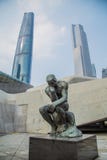 Het grote theater van Guangzhou van het Guangzhouoriëntatiepunt Het blauwe gebied van het glasgordijn, een unieke verschijning va Royalty-vrije Stock Foto Het grote theater van Guangzhou van het Guangzhouoriëntatiepunt Het blauwe gebied van het glasgordijn, een unieke verschijning va Royalty-vrije Stock Foto