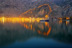 Het hart van Kotor, Montenegro - nachtscène stock afbeeldingen Het hart van Kotor, Montenegro - nachtscène stock afbeeldingen