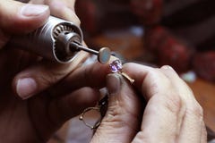 Het herstellen van Ring Het herstellen van Ring