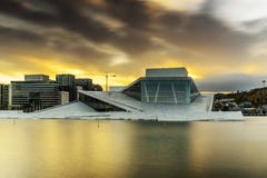 Het huis van de opera, Oslo stock afbeeldingen Het huis van de opera, Oslo stock afbeeldingen