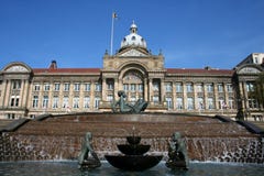 Het Huis van de Raad en de Fontein van de Rivier, Birmingham royalty-vrije stock foto Het Huis van de Raad en de Fontein van de Rivier, Birmingham royalty-vrije stock foto