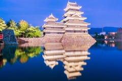 Het kasteel Matsumoto-PB historisch oriëntatiepunt van Matsumoto bij nacht met royalty-vrije stock afbeelding Het kasteel Matsumoto-PB historisch oriëntatiepunt van Matsumoto bij nacht met royalty-vrije stock afbeelding