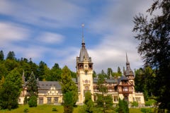 Het kasteel van Peles stock afbeeldingen Het kasteel van Peles stock afbeeldingen