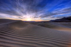 Het Landschap van het Duin van het zand in CA van de Vallei van de Dood stock fotografie Het Landschap van het Duin van het zand in CA van de Vallei van de Dood stock fotografie