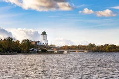 Het landschap van het kasteel in Vyborg in de herfst stock fotografie Het landschap van het kasteel in Vyborg in de herfst stock fotografie