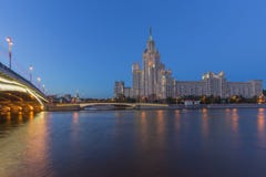 Het lange huis in Moskou, Rusland stock afbeeldingen Het lange huis in Moskou, Rusland stock afbeeldingen