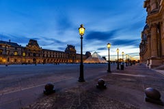 Het Museum van het Louvre - Parijs Stock Afbeelding Het Museum van het Louvre - Parijs Stock Afbeelding
