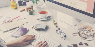 Het online het Winkelen Concept van de Bevorderingsshopaholic van de Verkoopkorting stock afbeeldingen Het online het Winkelen Concept van de Bevorderingsshopaholic van de Verkoopkorting stock afbeeldingen