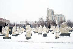 Het park van het Muzeonbeeldhouwwerk in Moskou in de winter royalty-vrije stock fotografie Het park van het Muzeonbeeldhouwwerk in Moskou in de winter royalty-vrije stock fotografie