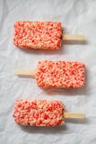 Het Roomijsbars van aardbeishortcake royalty-vrije stock afbeelding Het Roomijsbars van aardbeishortcake royalty-vrije stock afbeelding