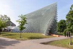 Het Serpentine Gallery-de zomerpaviljoen stock fotografie Het Serpentine Gallery-de zomerpaviljoen stock fotografie