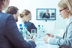 Het spreken over ernstige zaken stock foto Het spreken over ernstige zaken stock foto
