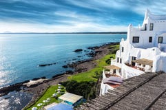 Het Strand Uruguay van Punta del Este van Casapueblo stock foto Het Strand Uruguay van Punta del Este van Casapueblo stock foto