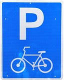 Het teken van het fietsparkeren stock afbeeldingen Het teken van het fietsparkeren stock afbeeldingen