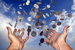 Het vallen van het geld stock afbeeldingen Het vallen van het geld stock afbeeldingen