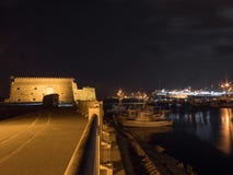 Het Venetiaanse fort van Heraklion koules bij nacht lange blootstelling royalty-vrije stock afbeelding Het Venetiaanse fort van Heraklion koules bij nacht lange blootstelling royalty-vrije stock afbeelding