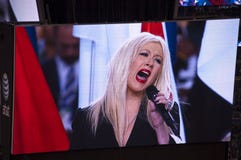Het Volkslied van Christina Aguilera Botching van de zanger royalty-vrije stock afbeelding Het Volkslied van Christina Aguilera Botching van de zanger royalty-vrije stock afbeelding