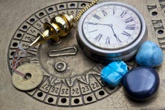 Het voorspellen van de toekomst door astrologie royalty-vrije stock afbeelding Het voorspellen van de toekomst door astrologie royalty-vrije stock afbeelding