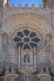 Het Weergeven bij de Porto Kathedraalvoorgevel, Sé doet Porto, gedetailleerd gesierd rosaceavenster royalty-vrije stock fotografie Het Weergeven bij de Porto Kathedraalvoorgevel, Sé doet Porto, gedetailleerd gesierd rosaceavenster royalty-vrije stock fotografie