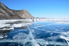 Hielo de Rusia, Baikal en marzo imagen de archivo Hielo de Rusia, Baikal en marzo imagen de archivo