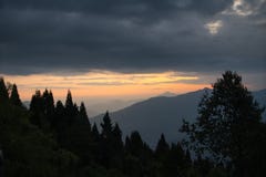 Himalajaberge in der Dämmerung stockbilder Himalajaberge in der Dämmerung stockbilder