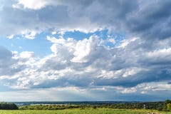 Himmelwolken, Himmel mit Wolken und horizont Stadt der Sonnenansicht im Freien stockbilder Himmelwolken, Himmel mit Wolken und horizont Stadt der Sonnenansicht im Freien stockbilder