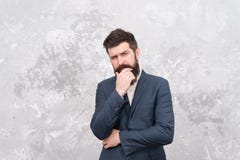 Hippie barbu brutal dans le costume formel homme ?l?gant avec la barbe Vie moderne Mod?le de mode m?le Homme d'affaires m?r images stock Hippie barbu brutal dans le costume formel homme ?l?gant avec la barbe Vie moderne Mod?le de mode m?le Homme d'affaires m?r images stock