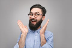 Hippie enthousiaste dans la surprise photographie stock libre de droits Hippie enthousiaste dans la surprise photographie stock libre de droits