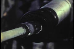Historische Wiederinkraftsetzung von den Soldaten, die Kanone während des Bürgerkrieges laden stock video footage Historische Wiederinkraftsetzung von den Soldaten, die Kanone während des Bürgerkrieges laden stock video footage