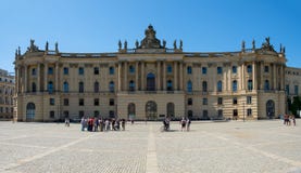 Historisches Gebäude der Humboldt-Universität in Berlin stockfotos Historisches Gebäude der Humboldt-Universität in Berlin stockfotos