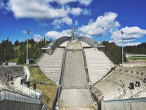Holmenkollen Ski Jump Tower imagens de stock royalty free Holmenkollen Ski Jump Tower imagens de stock royalty free