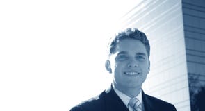 Hombre de negocios con una sonrisa foto de archivo libre de regalías Hombre de negocios con una sonrisa foto de archivo libre de regalías