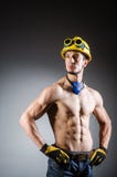 Hombre muscular rasgado del constructor foto de archivo Hombre muscular rasgado del constructor foto de archivo