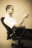 Homem com telemóvel Fotos de Stock Homem com telemóvel Fotos de Stock