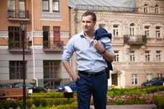 Homem de negócios sexual no terno azul imagem de stock Homem de negócios sexual no terno azul imagem de stock