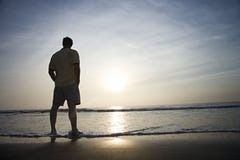 7,116 Homem Sozinho Na Praia Fotos - Fotos de Stock Gratuitas e Fotos Royalty-Free Dreamstime