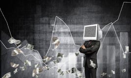 Homme d'affaires avec le moniteur au lieu de la tête photos stock Homme d'affaires avec le moniteur au lieu de la tête photos stock