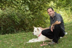 Homme et chien image stock Homme et chien image stock