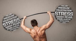 Homme musculaire combattant avec l'effort images libres de droits Homme musculaire combattant avec l'effort images libres de droits