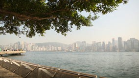 Hong Kong, Chine - 1er janvier 2016 : Panorama de Hong Kong pendant l'après-midi avec vue sur la mer du touriste photos stock Hong Kong, Chine - 1er janvier 2016 : Panorama de Hong Kong pendant l'après-midi avec vue sur la mer du touriste photos stock