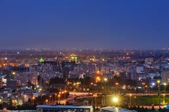 Hoogste mening van stad in nachtverlichting, Teheran, Iran stock afbeelding Hoogste mening van stad in nachtverlichting, Teheran, Iran stock afbeelding