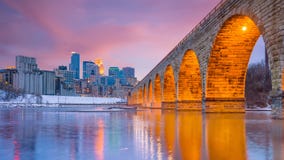 Horizon de van de binnenstad van Minneapolis in Minnesota, de V.S. stock foto's Horizon de van de binnenstad van Minneapolis in Minnesota, de V.S. stock foto's