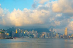 Horizonte de la ciudad de Hong Kong, China en la salida del sol foto de archivo libre de regalías Horizonte de la ciudad de Hong Kong, China en la salida del sol foto de archivo libre de regalías