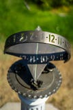 Horloge de Sun en Rose Gardens images stock Horloge de Sun en Rose Gardens images stock